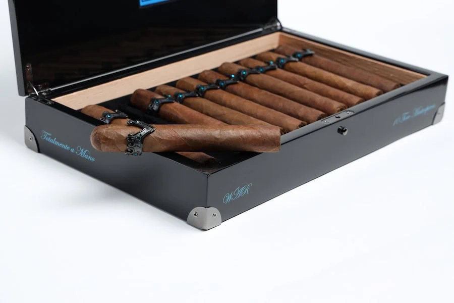 the name vicente blends war cigars 2